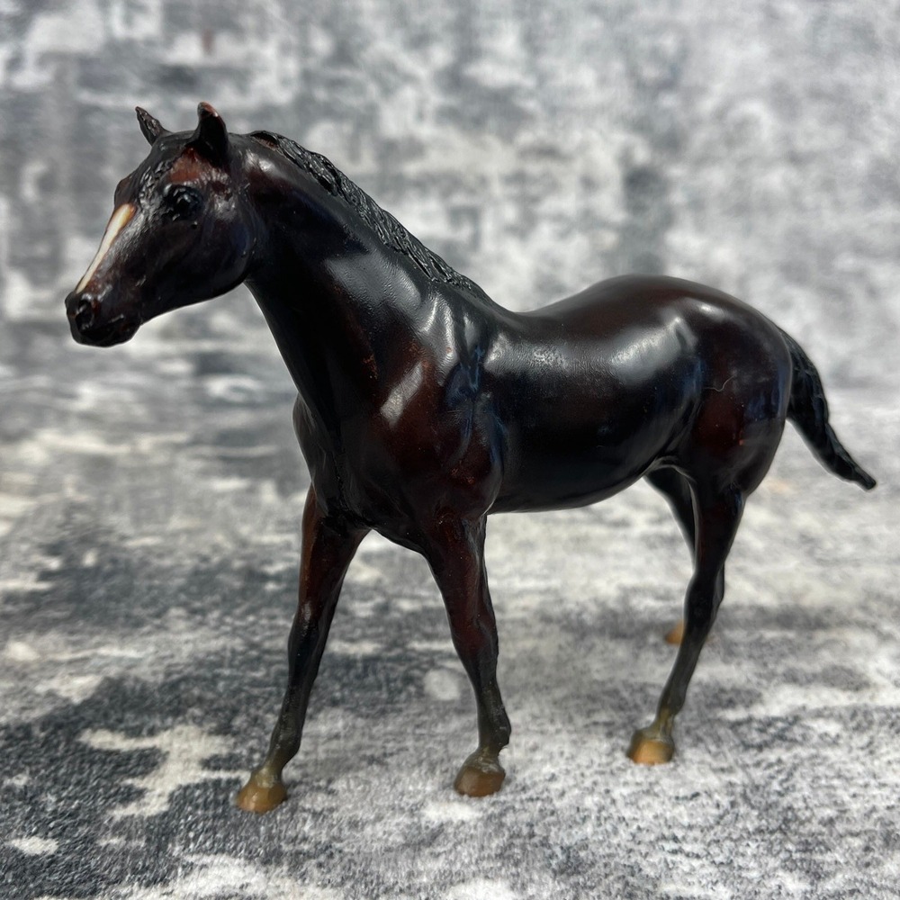 Breyer BMC Walking Horse Dark Brown Pale Leg Nose‎ Blaze Equestrian Figure